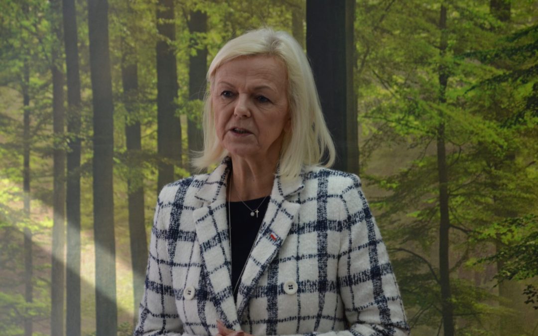 Minister Bożena Borys-Szopa z wizytą w szpitalu