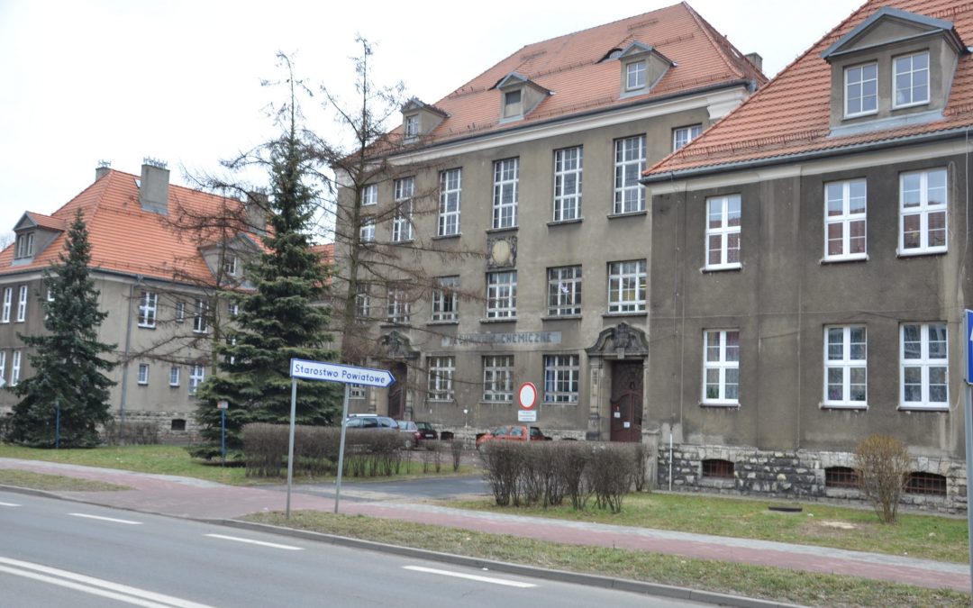 3,6 mln zł dofinansowania na termomodernizację „Mechanika” i nowe laboratoria w „Chemiku” !