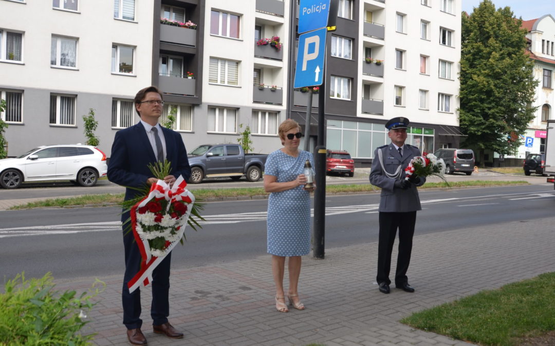 Władze powiatu uczciły pamięć pomordowanych