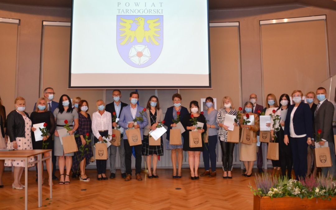 Stypendia, nagrody i awanse. Gratulujemy!