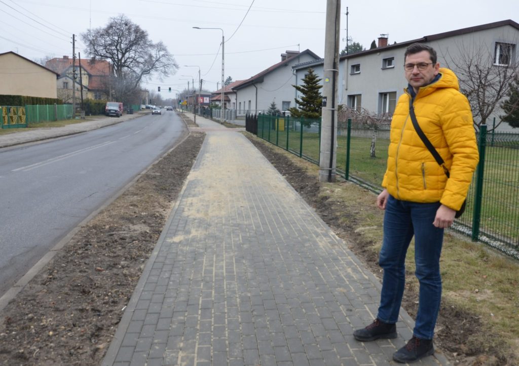 Grzegorz Szeremeta, nowy chodnik wzdłuż ulicy Długiej w Radzionkowie
