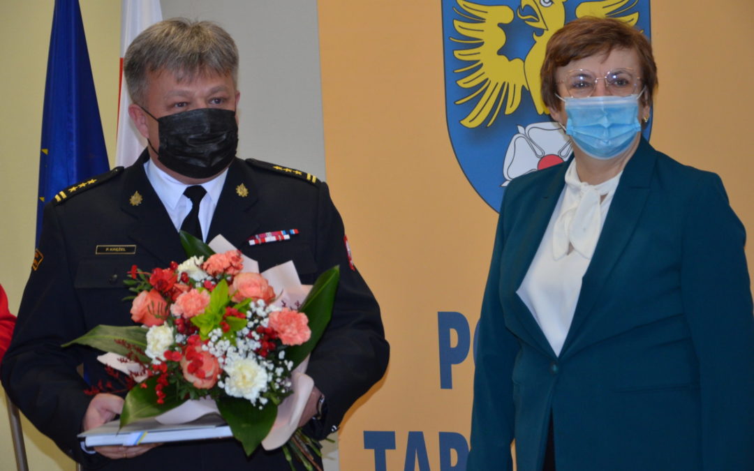 Zarząd i radni podziękowali Komendantowi straży pożarnej za wieloletnią służbę