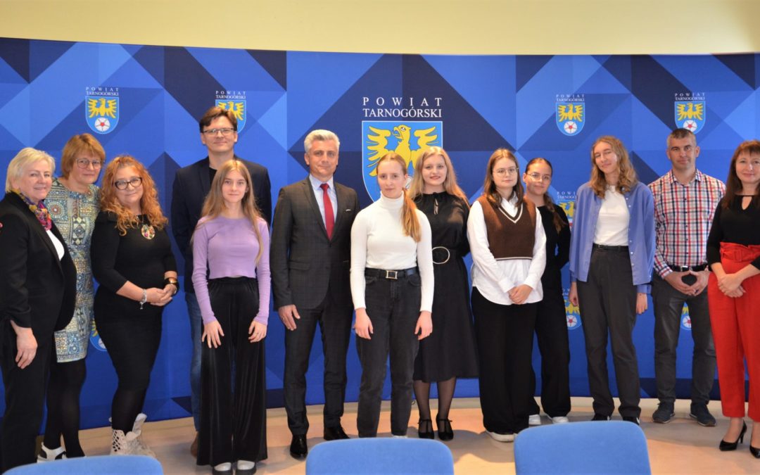 Niezwykłe prace konkursowe projektu „Nasze Serca z Ukrainą”