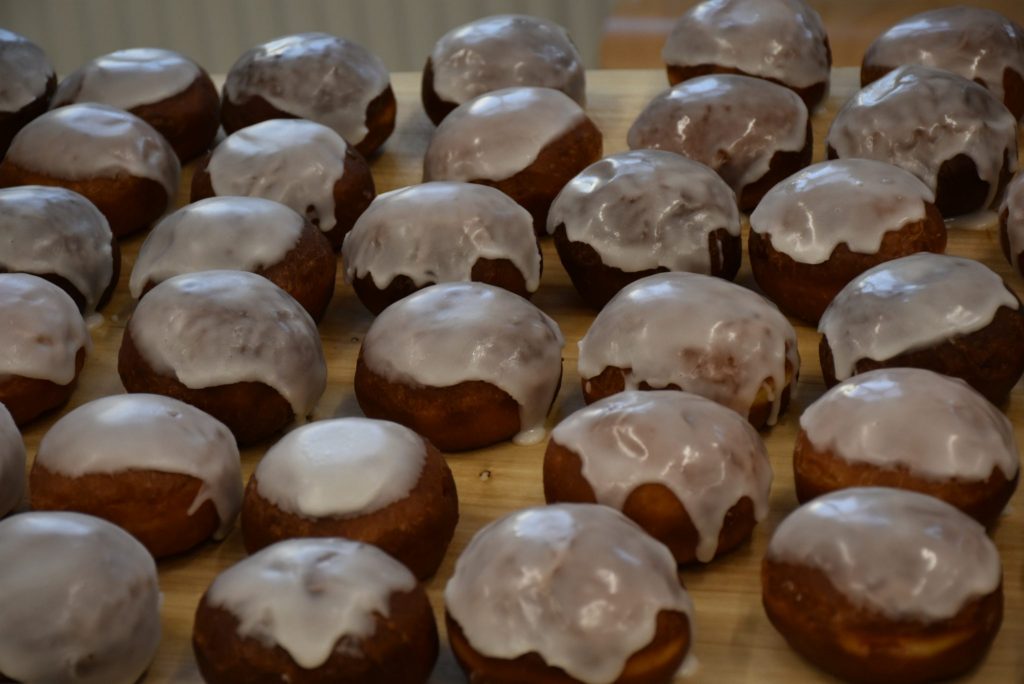Pączki w lukrze.