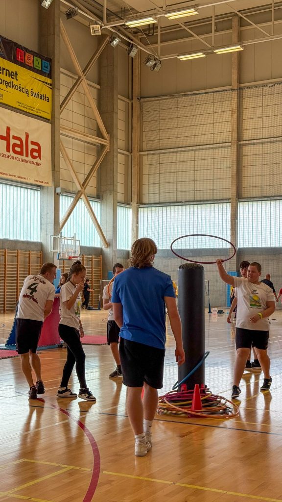 grupa zawodników, uczestnicząca w dyscyplinie sportowej