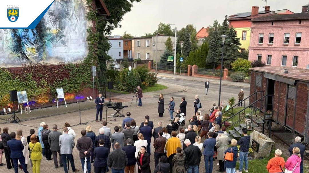 Mural Hołd ofiarom przemocy wojennej – uroczyste odsłonięcie muralu