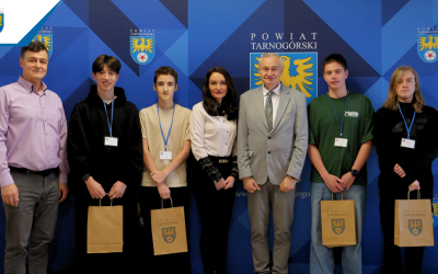 Młodzi informatycy zdobywają doświadczenie w Starostwie Powiatowym