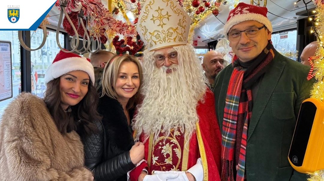 Mikołaj wylądował w Piekarach Śląskich i ruszył w świąteczną trasę