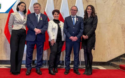 Pracownicy starostwa uhonorowani podczas uroczystości w Katowicach