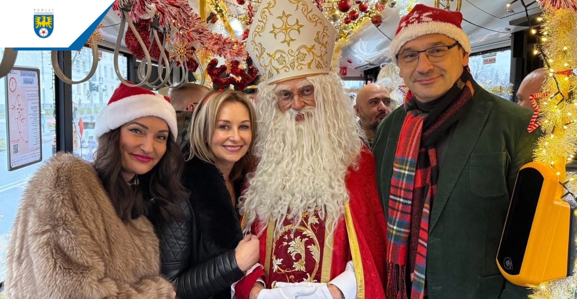 Mikołaj wylądował w Piekarach Śląskich i ruszył w świąteczną trasę