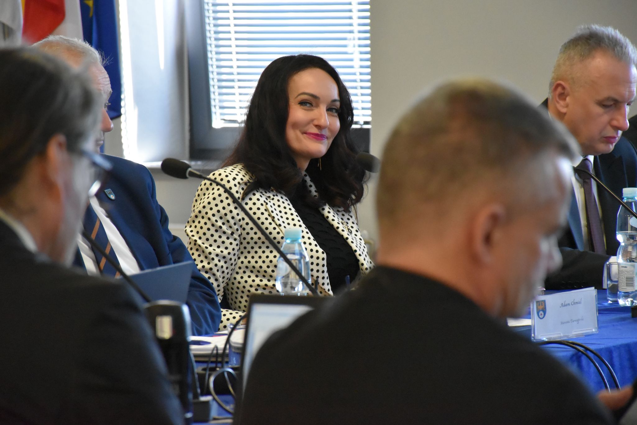 XXVI Sesja Rady Powiatu Tarnogórskiego: Bezpieczeństwo i wsparcie finansowe na forum obrad