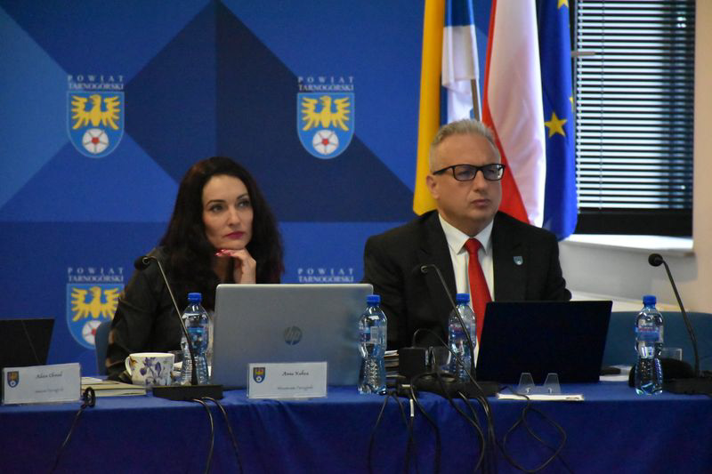 XXVIII Sesja Rady Powiatu Tarnogórskiego: wotum zaufania i absolutorium dla Zarządu. Sukces będący efektem wspólnej pracy.