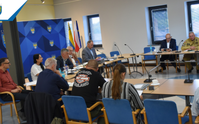 Bezpieczeństwo mieszkańców i letni wypoczynek tematami posiedzeń Komisji Bezpieczeństwa oraz Powiatowego Zespołu Zarządzania Kryzysowego
