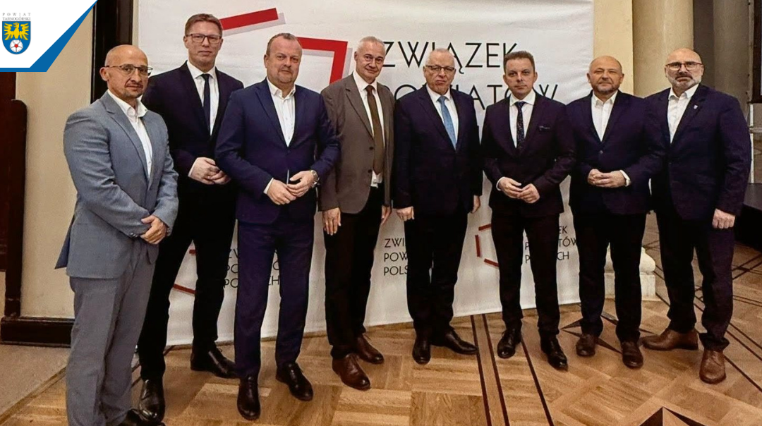 Starosta Adam Chmiel na Szczycie Szpitali Powiatowych w Warszawie. Rozmowy o przyszłości lokalnej ochrony zdrowia