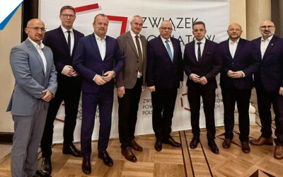 Starosta Adam Chmiel na Szczycie Szpitali Powiatowych w Warszawie. Rozmowy o przyszłości lokalnej ochrony zdrowia